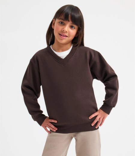 UC206 Uneek Childrens Classic V Neck Sweatshirt – Brown (model, front)