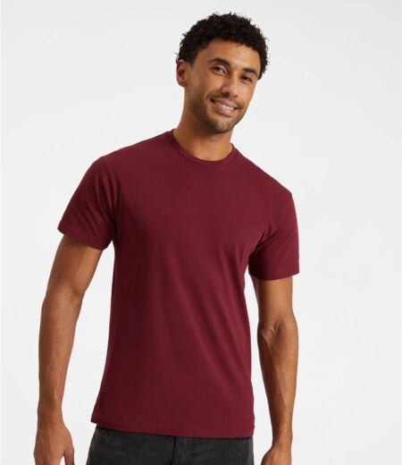 UC301 Uneek Classic T-Shirt – Maroon (model, front)