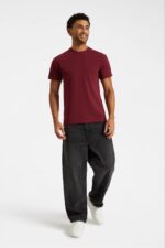 UC301 Uneek Classic T-Shirt – Maroon (model, front full length)
