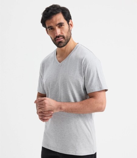 UC317 Uneek Classic V Neck T-Shirt – Heather Grey (model, front)